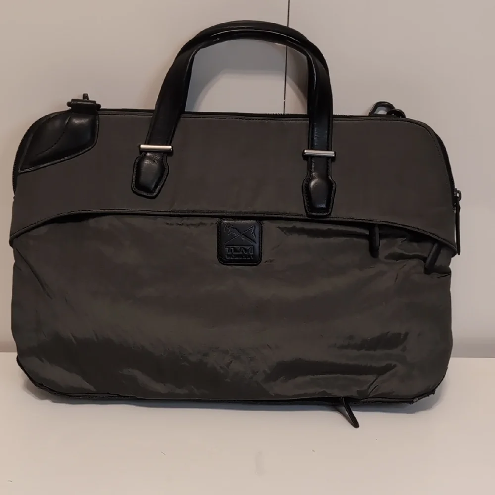 Tumi Virtue Victory Slim Gray Laptop Briefcase